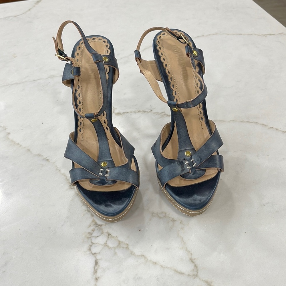 Colin Stuart blue leather sandals size 7.5
